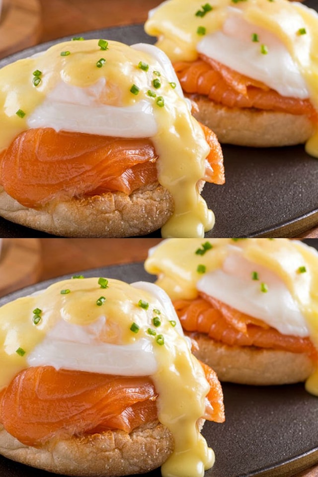 Uova alla Benedict con salmone affumicato