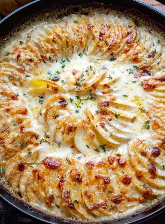 Patate Gratinate: Un Piatto Italiano Squisito e Semplice da Realizzare
