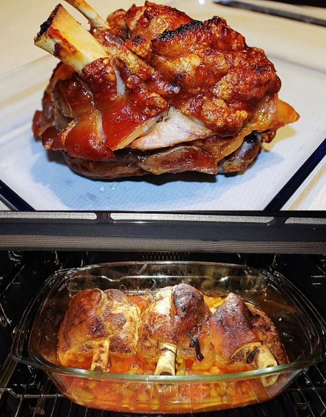 Stinco di maiale fritto, semplicemente perfetto! 5 foglie di alloro 2 cipolle)