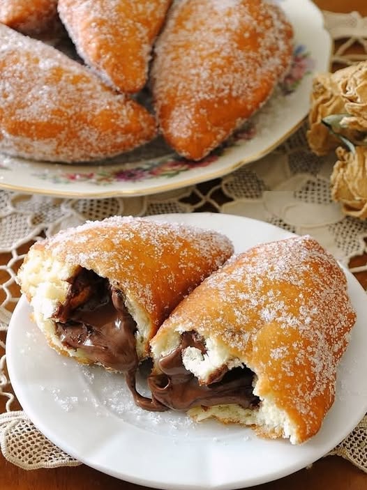 Panzerotti Dolci alla Nutella: Ricetta Veloce Senza Lievitazione