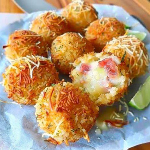 Polpetta di riso ule con formaggio e peperoni