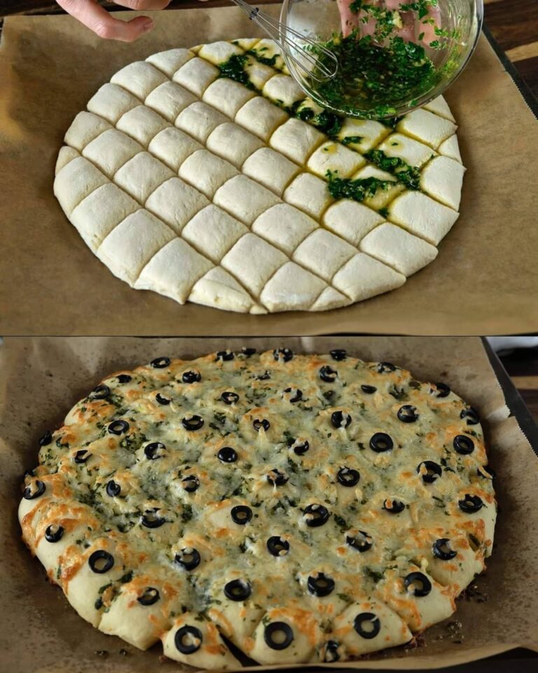 Focaccia con formaggio, aglio ed erbe aromatiche
