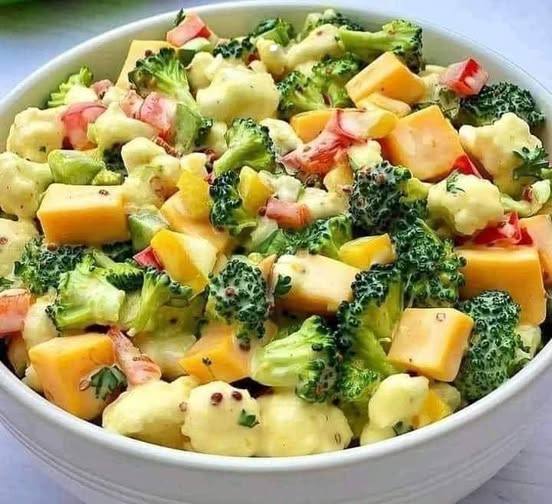 RECETA DE ENSALADA DE BRÓCOLI Y COLIFLOR