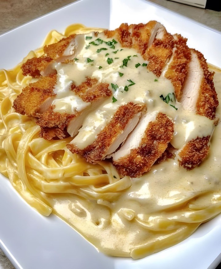Pollo croccante con pasta cremosa