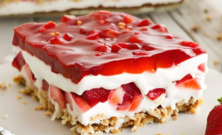 Semplicemente il tiramisù alle fragole pronto in 10 minuti