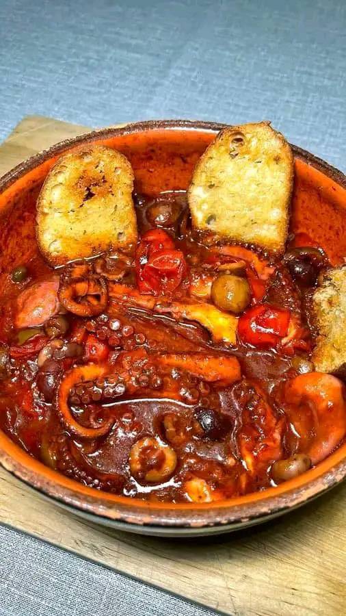 Polpo alla Luciana kandila