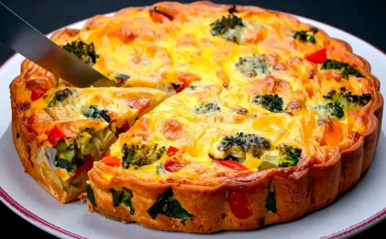 Sformato di verdure a strati con salsa al cheddar