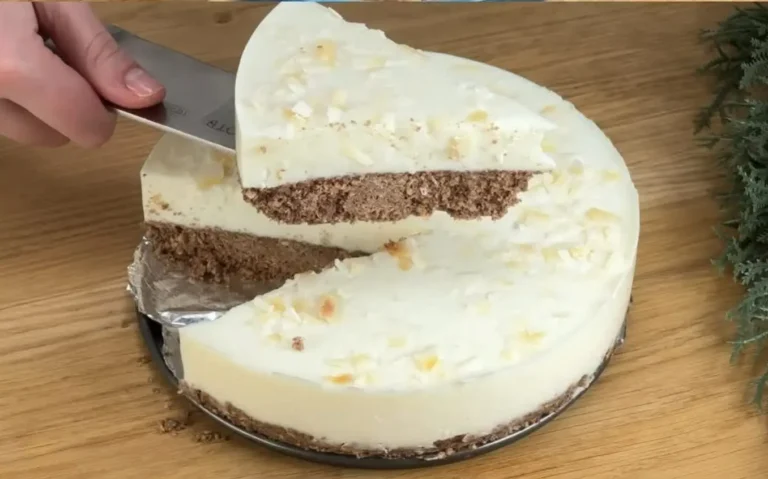 Torta pronta in 30 minuti! Senza cottura! Basta versare il latte condensato sui waffle!