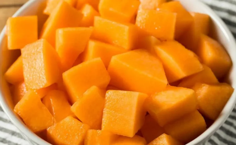 Con questi 5 frutti estivi puoi ridurre il gonfiore addominale