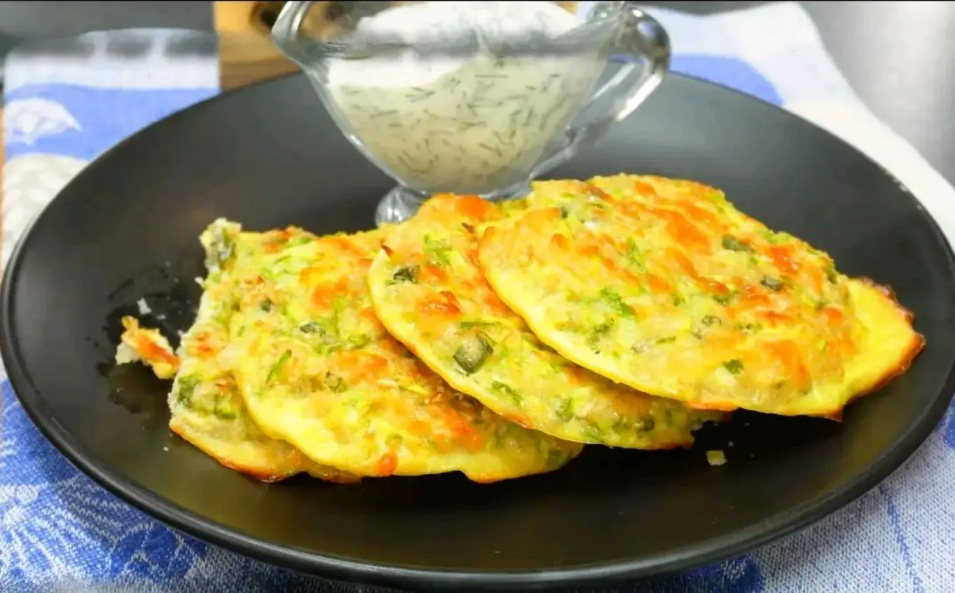 Prendi una tazza di fiocchi d’avena e zucchine! Rimarrai stupito. Meglio della pizza!