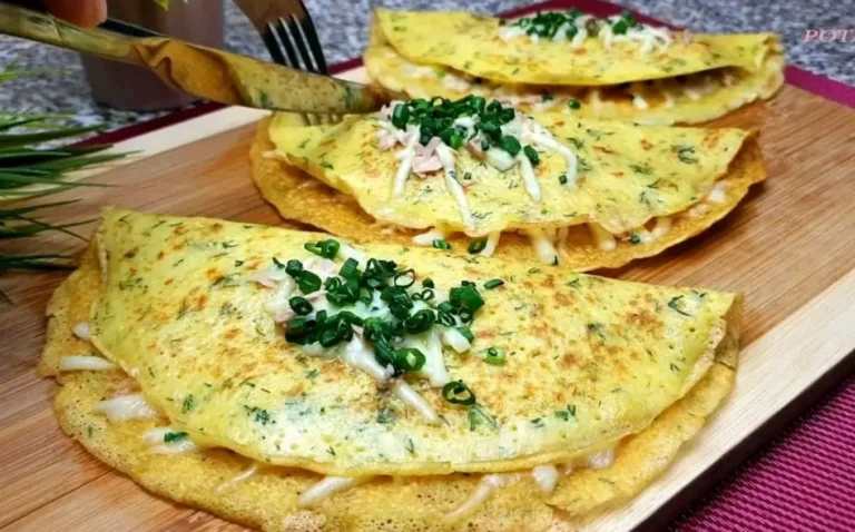 Crepes di patate salate ripiene di tonno e mozzarella