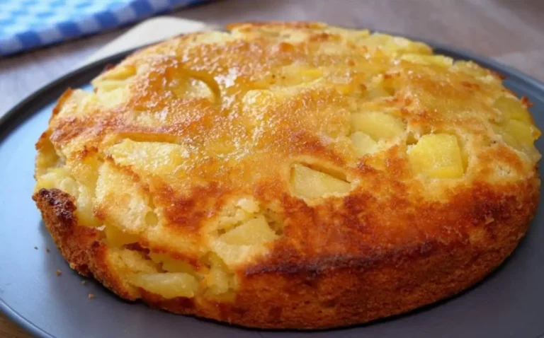 Torta soffice di mele e cannella dalla crosticina dorata