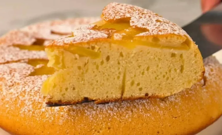 Torta di mele in padella! Una torta di mele che si scioglie in bocca! Facile e deliziosa