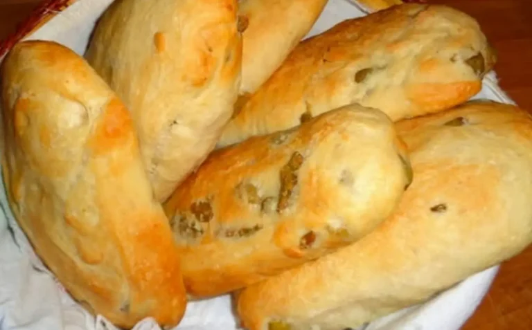 Filoncini alle olive: la ricetta del gustoso pane fatto in casa