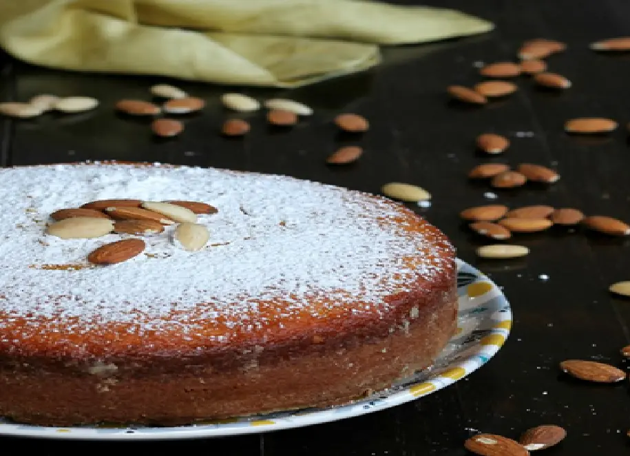 Torta alle mandorle morbida e profumata: una delizia facile da preparare