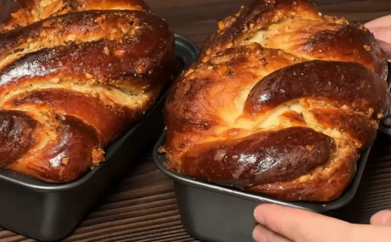 Panini dolci ripieni di noci