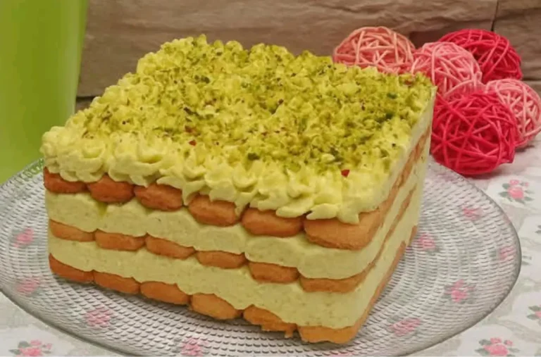 La ricetta del Tiramisù al pistacchio buono facile e con poche calorie