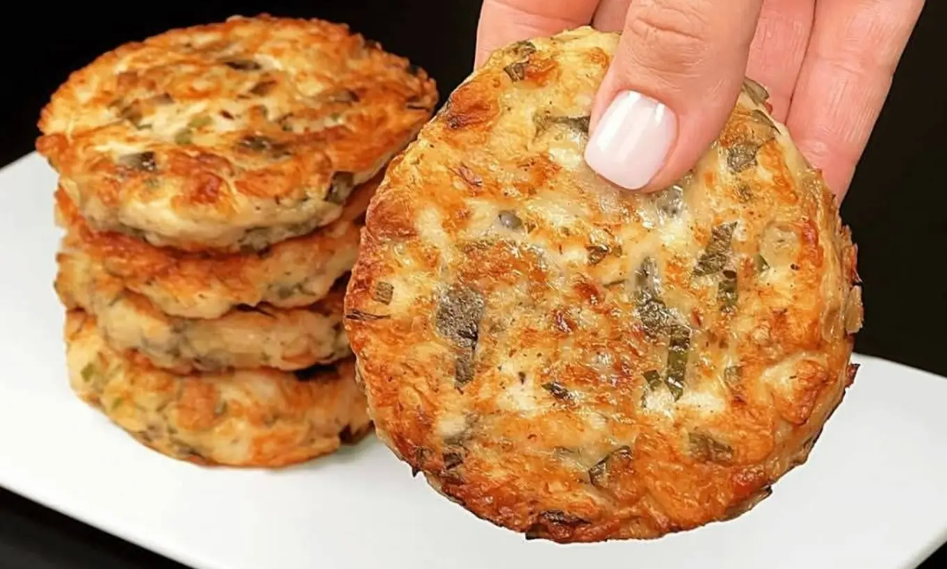 Semplici polpette di zucchine e pollo! Facili da preparare e ricche di nutrienti, sono perfette per ogni occasione.