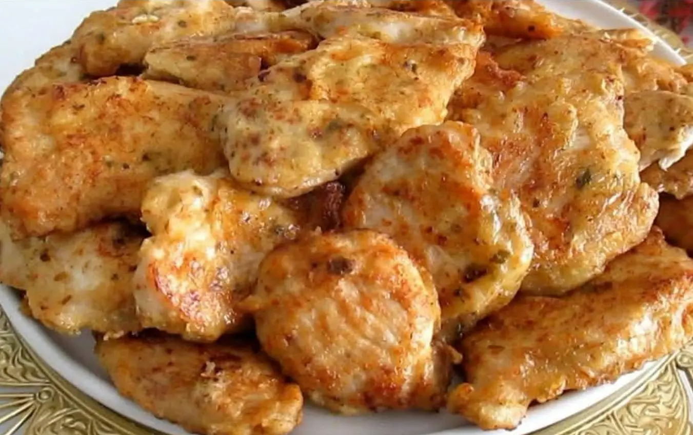 Questo è il petto di pollo PIÙ GUSTOSO che abbia mai mangiato! Semplice, economico e molto succoso.