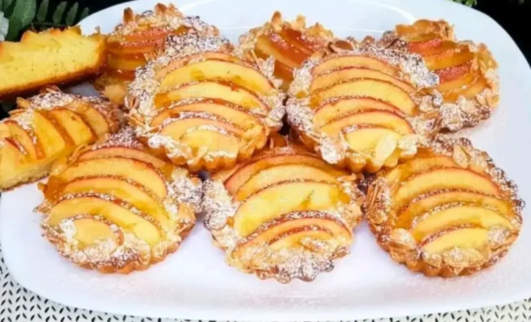 Prendi 1 mela e prepara questo dessert in 5 minuti! Rimarrai a bocca aperta! Super gustoso. Dessert facili.