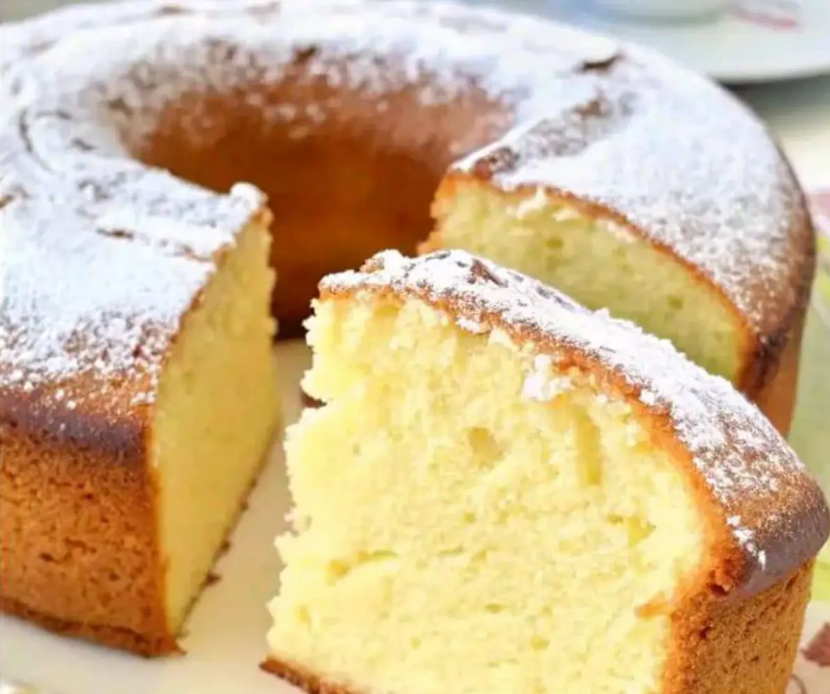 ciambellone della nonna con yogurt e vaniglia
