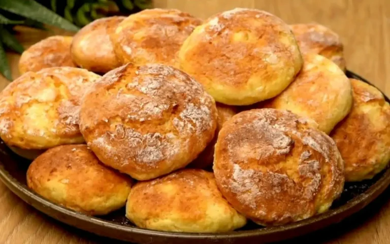 Se amate i dessert leggeri e cremosi, questa ricetta con ricotta è proprio quello che fa per voi! È veloce da preparare, ha una consistenza soffice e un sapore delizioso.