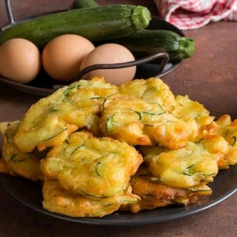 FRITTELLE DI ZUCCHINE sgonfiotti sofficissimi come nuvole