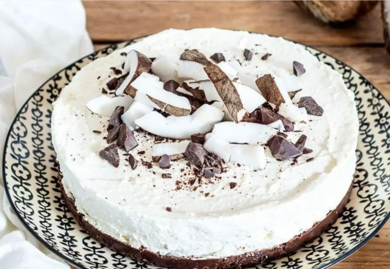 Torta fredda cocco e cioccolato: la ricetta del dolce dal gusto esotico