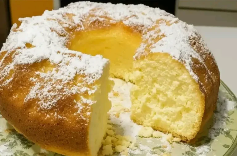 Il ciambellone allo yogurt che preparo quando ho poco tempo