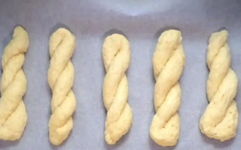 Farina, latte, zucchero e lievito! Queste treccine brioche saranno così soffici che le amerete, la ricetta: