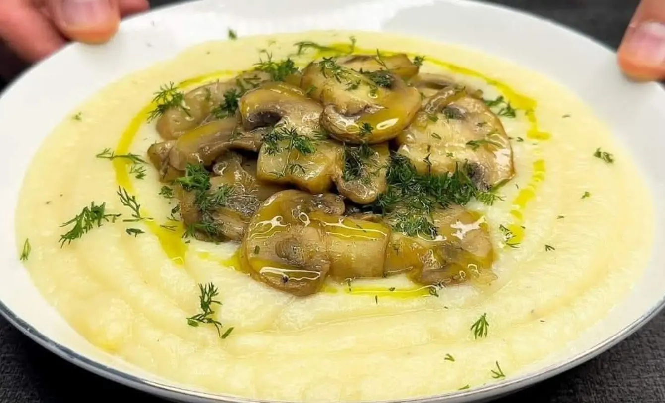 Misto di cavolfiore e patate arrosto con funghi e parmigiano