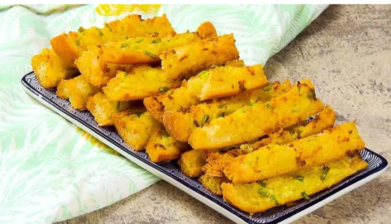 Grissini all’aglio: deliziosi e facilissimi da preparare!