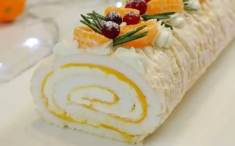 Torta meringata al mandarino con ripieno di formaggio cremoso