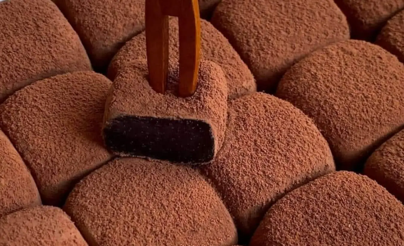 Cioccolato fatto in casa, facile da preparare con ingredienti semplici e senza latte condensato