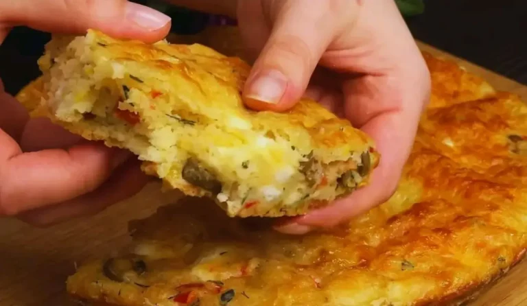 Un mix semplice ma saporito di verdure, formaggio ed erbe aromatiche rende questo piatto un pasto sostanzioso e delizioso.