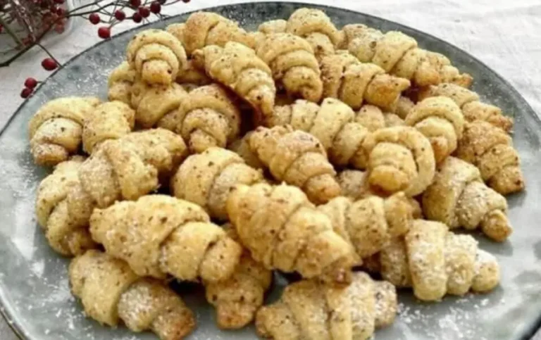 Cornetti paradisiaci alla nocciola: Il classico irresistibile per ogni stagione