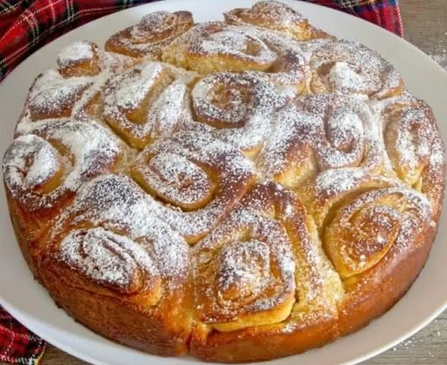 Torta di Rose Soffice e Cremosa
