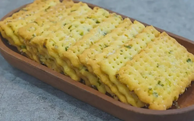 Biscotti salati al sesamo e cipollotto
