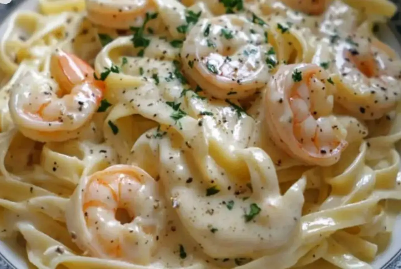 Fettuccine con Gamberetti, Salsa Alfredo