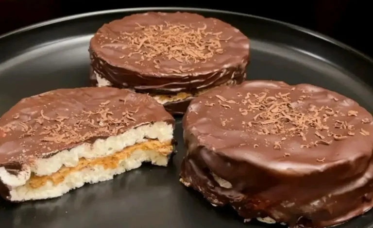 Dolcetto semplice di gallette di riso. VEGANO! SENZA GLUTINE, SENZA ZUCCHERO e SENZA UOVA! Senza latticini! Superfood