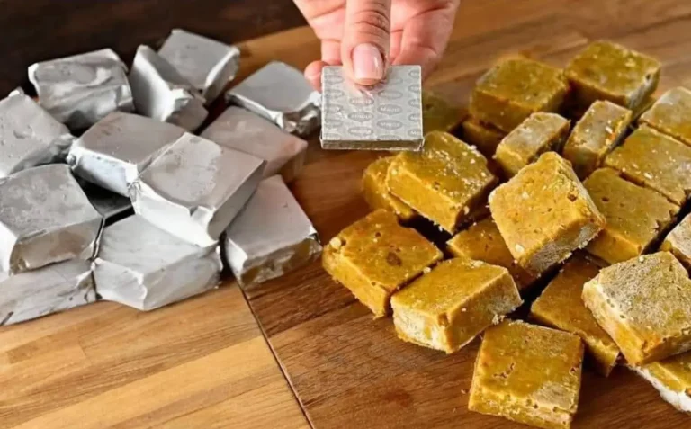 Brodo di manzo fatto in casa senza additivi chimici: questo è il modo migliore per prepararlo! Senza additivi artificiali o sostanze chimiche ed è facilissimo da preparare!