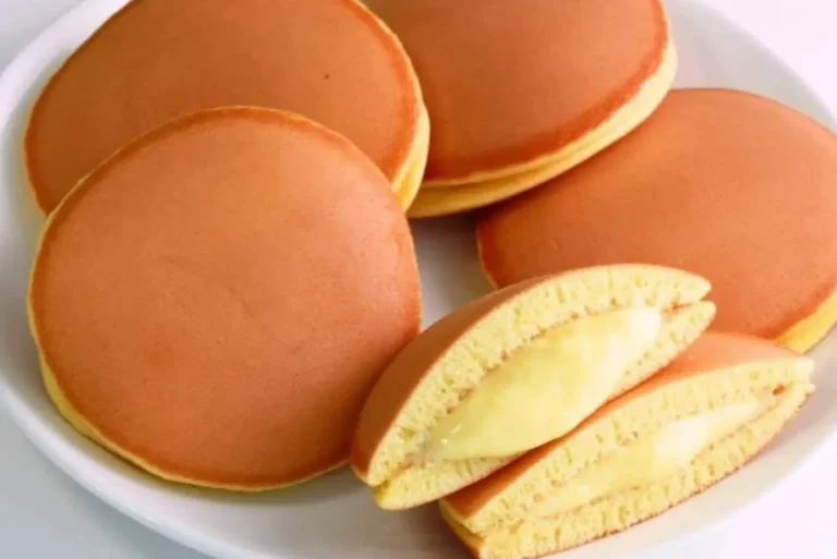 Pancake Dorayaki facili e veloci con ripieno cremoso alla crema pasticcera