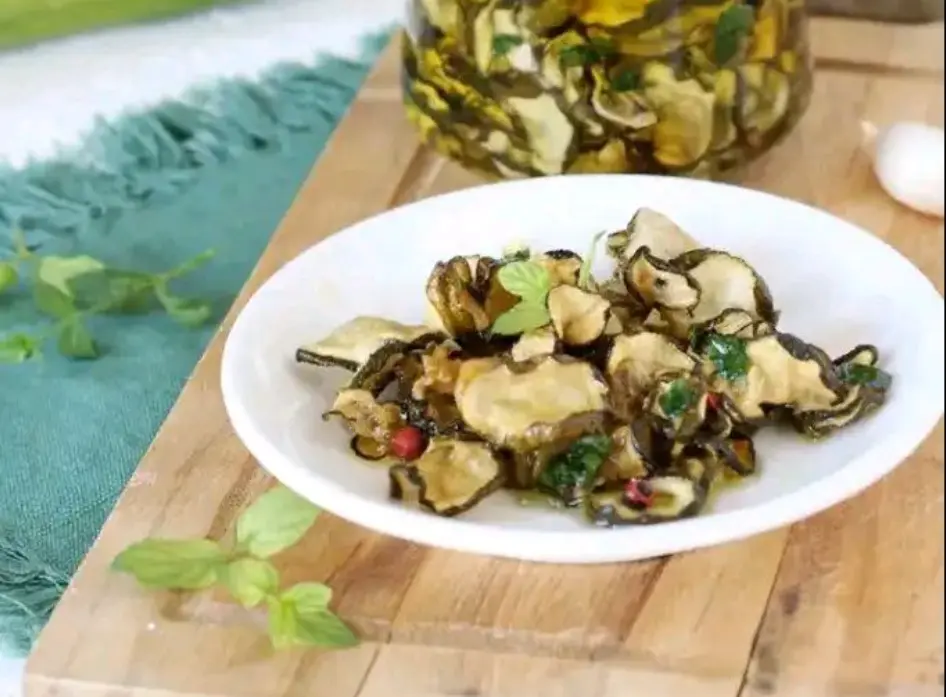 Zucchine sott olio seccate al sole