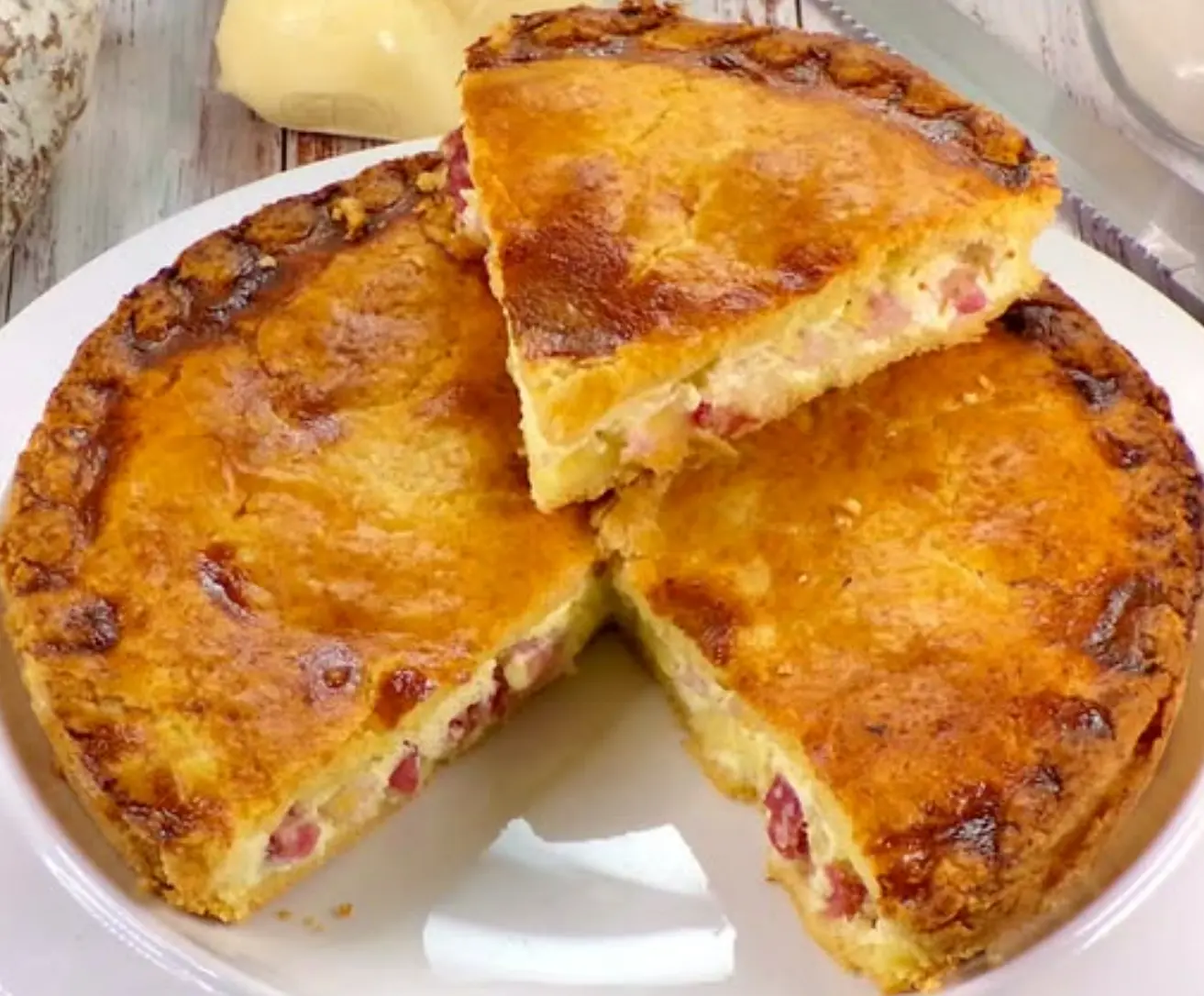 Un guscio friabile di pasta frolla e un cremoso ripieno salato!