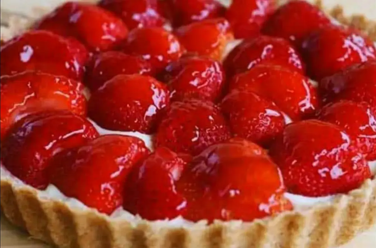 crostata di fragole con crema pasticcera