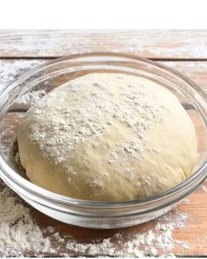 Impasto per la Pizza: La Ricetta Base per una Pizza Perfetta